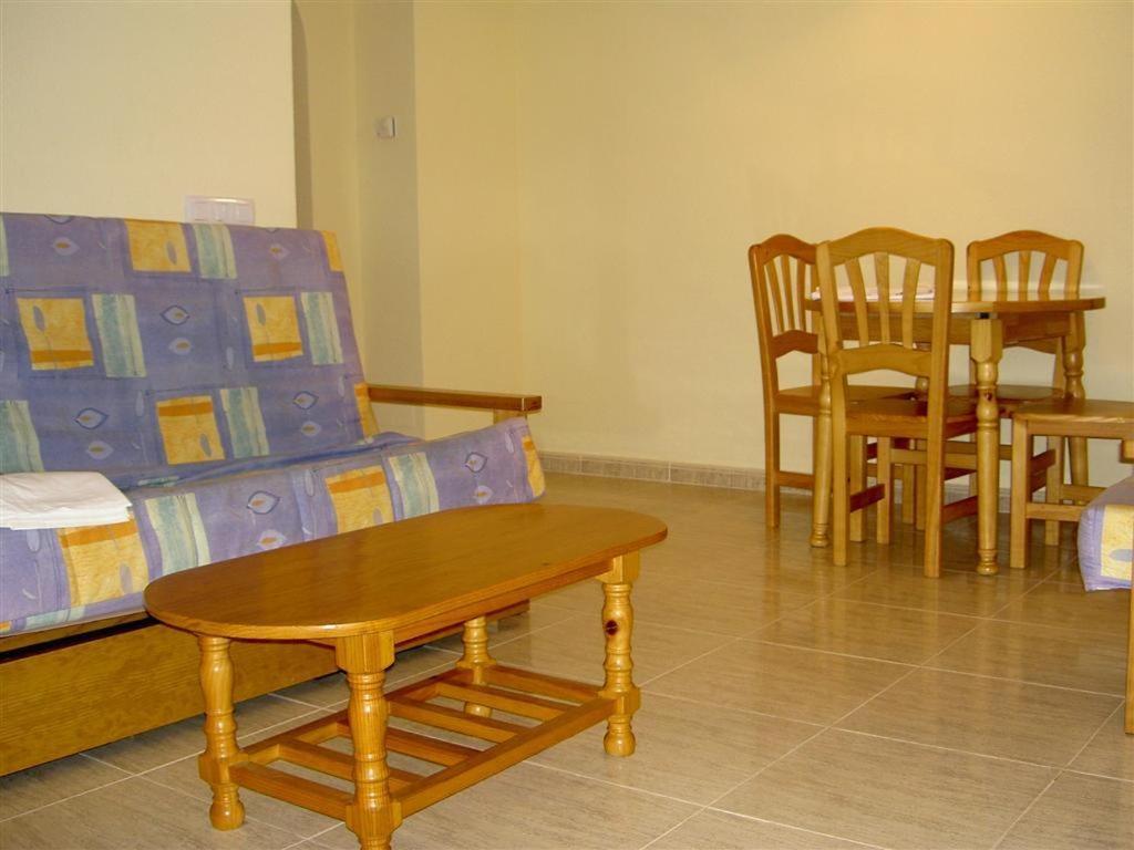 Apartamentos Turisticos Puerto Tomas Maestre La Manga del Mar Menor Rum bild