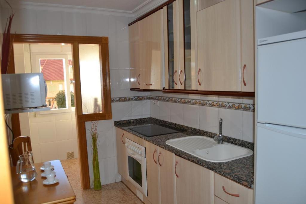 Apartamentos Turisticos Puerto Tomas Maestre La Manga del Mar Menor Rum bild