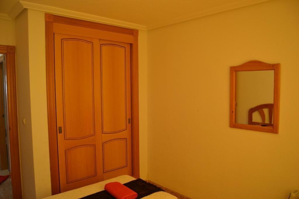 Apartamentos Turisticos Puerto Tomas Maestre La Manga del Mar Menor Rum bild