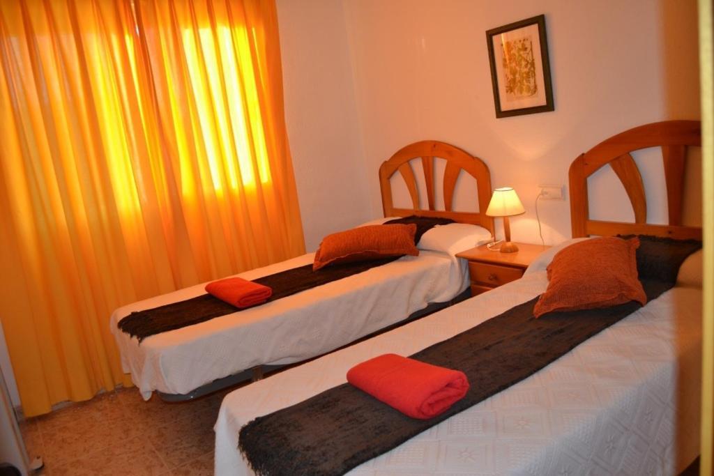 Apartamentos Turisticos Puerto Tomas Maestre La Manga del Mar Menor Rum bild